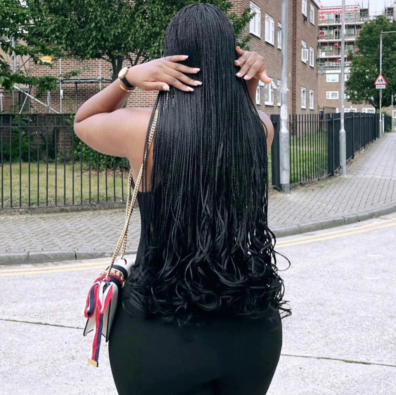 Sisi Wavy - Knotless Braids unit - Mose Wig